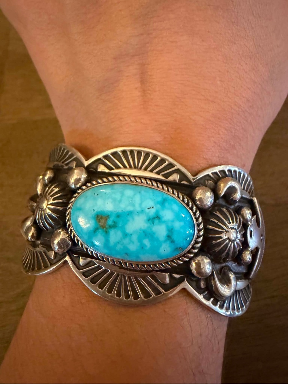 Navajo sterling silver kingman turquoise cuff bracelet